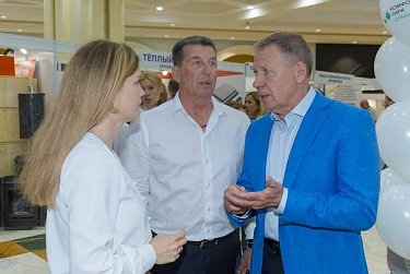 «Строительный салон-2025» – это место встречи бизнеса и власти
